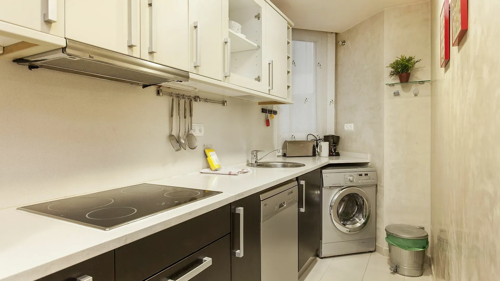 1205 - Sagrada Familia Nice Apartment Barcelona Spain